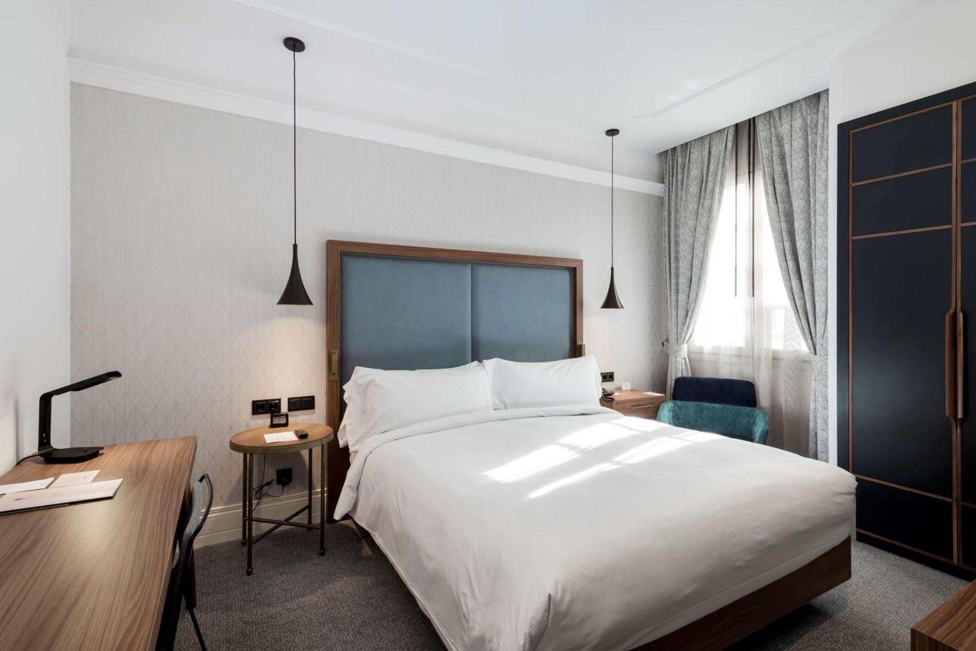 Doubletree By Hilton Madrid-Prado Hotel Exterior photo